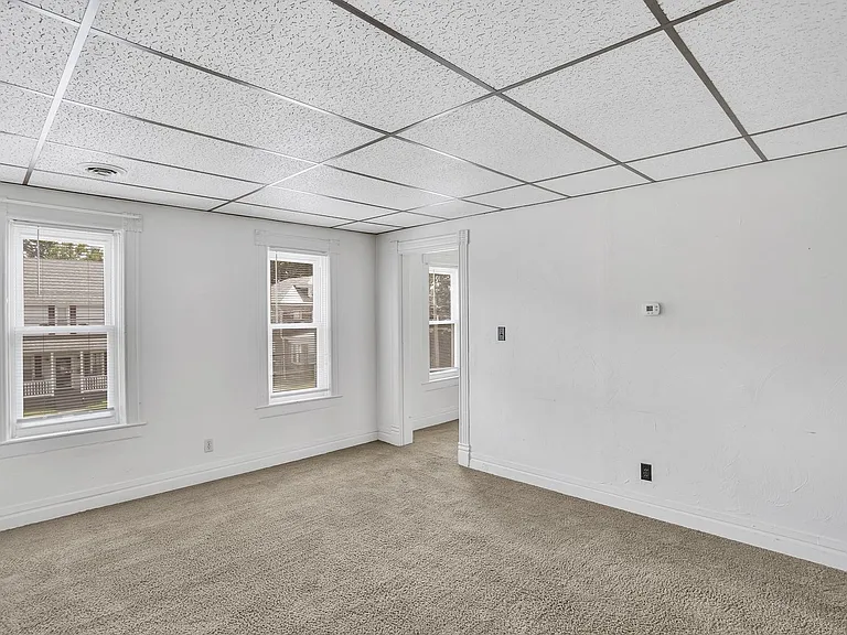122 1st St #2 — Photo 16