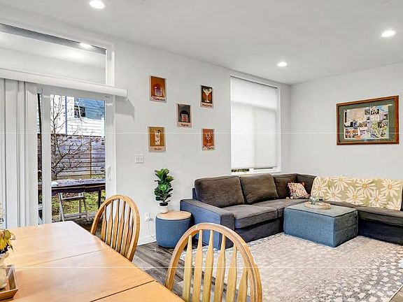 3rd image of 5201 Ravenna Ave NE #B
