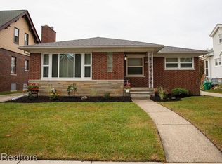 15538 S Park Ave, Eastpointe, MI 48021