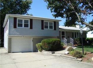 110 Dellwood Rd, Cranston, RI 02920