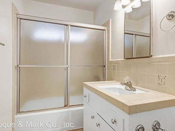 4th image of 9809 Tabor St #7