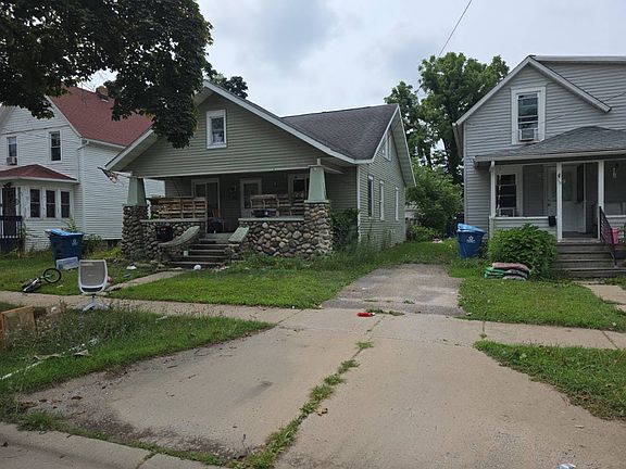 2nd image of 113 Winter St