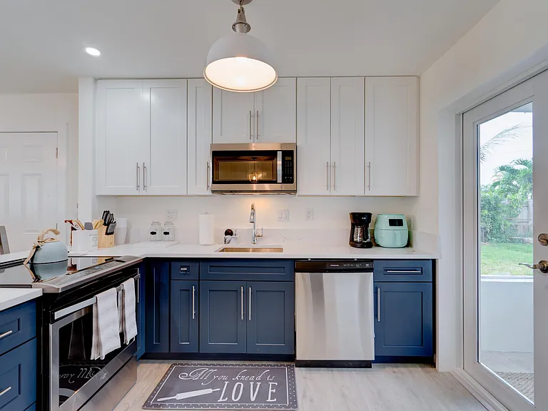 1036 Coral Dr — Photo 9
