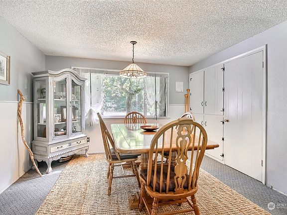 3rd image of 14918 122nd Avenue E