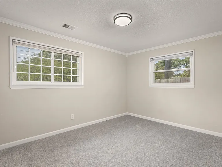 408 Lineberry Rd — Photo 34