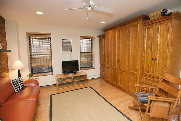 Rented by Compass | media 12