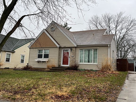 2nd image of 1009 E Fairoaks Ave