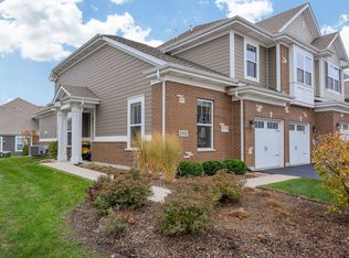 27W123 Redbud Ln, Winfield, IL 60190