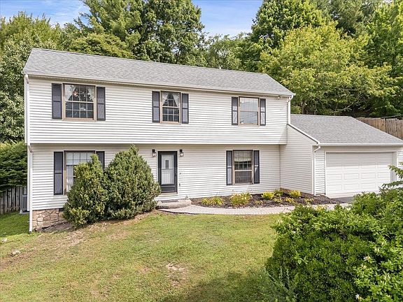 2nd image of 435 Mulberry Dr