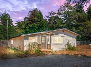 17981 Georges Ln, Fort Bragg, CA 95437