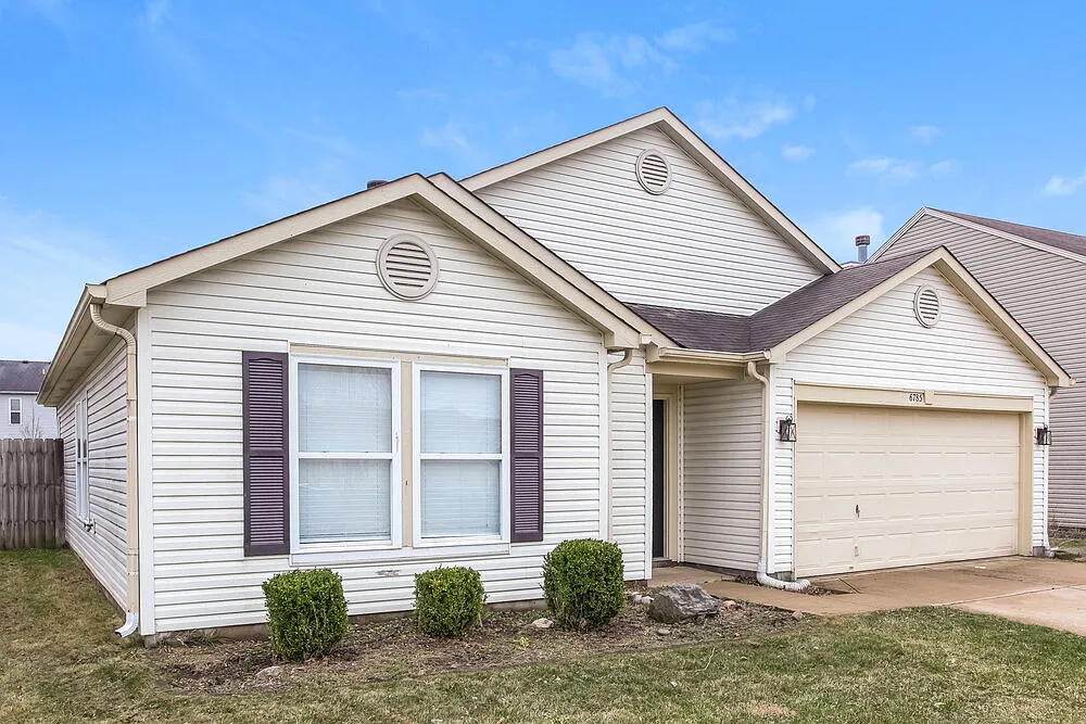 3 bed, 2.0 bath, 1661 sqft, $2,000 — Photo 3