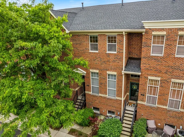 2649 W Melrose St, Chicago, IL 60618