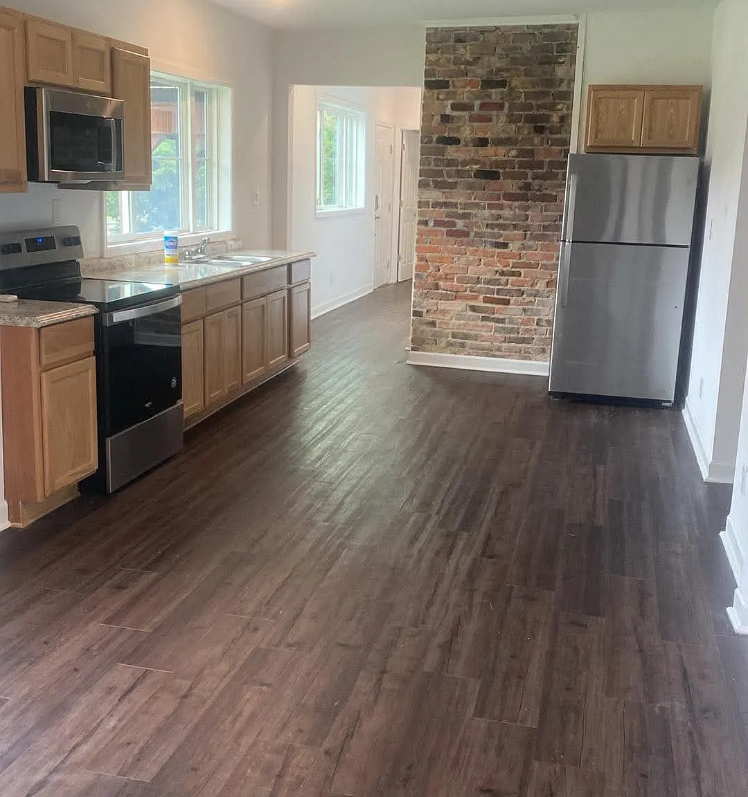3 bed, 1000 sqft, $1,500 — Photo 1