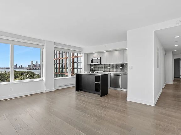 4th image of 15 Bridge Park Dr #6LL