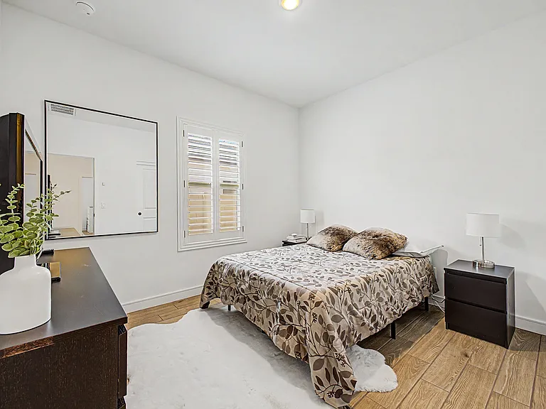 Bedroom #3 ( Full + TV )