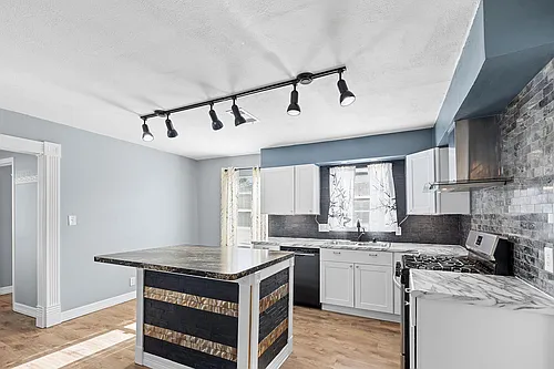 1051 Avenue A Photo 1