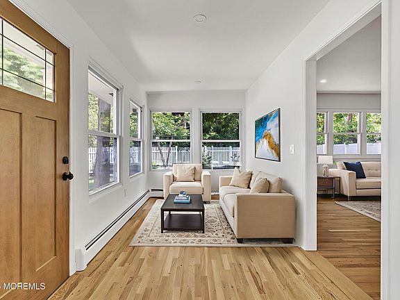 4th image of 60 Berkshire Court