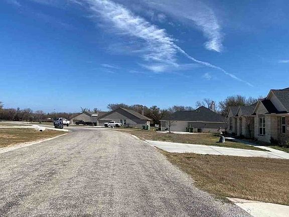 Exterior Neighborhood (street photo)