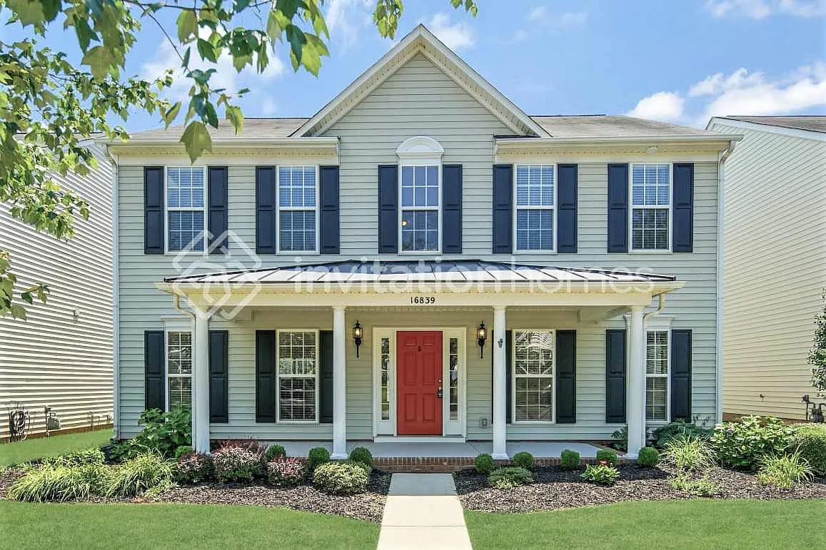 16839 Hugh Torance Pkwy Huntersville, NC 28078 — Photo 1