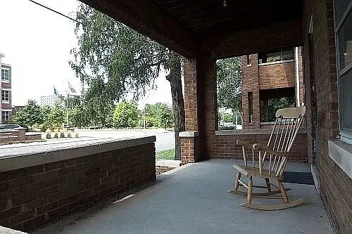 604 South Lincoln Avenue - 2 — Photo 3