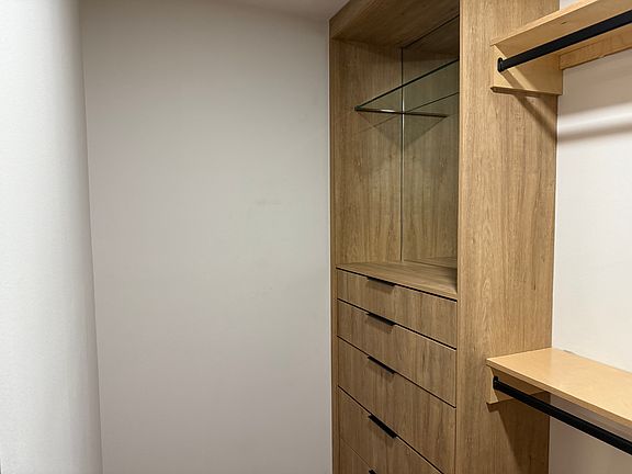 3rd image of 702 Sage Ln #A