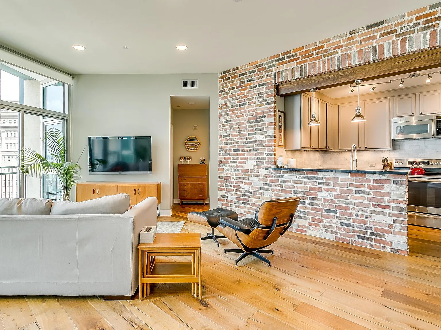 2 bed, 1175 sqft, $3,450 — Photo 4
