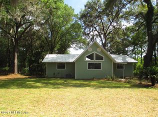 101 Hayes Dr, Interlachen, FL 32148