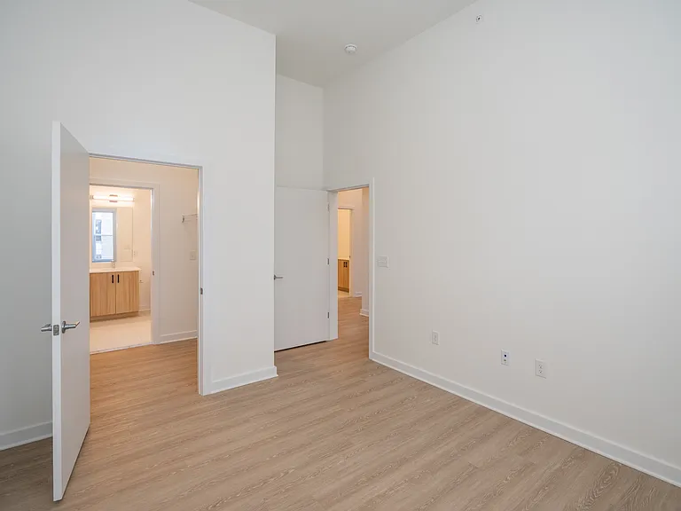Wrighthaven Square Apartments — Photo 56