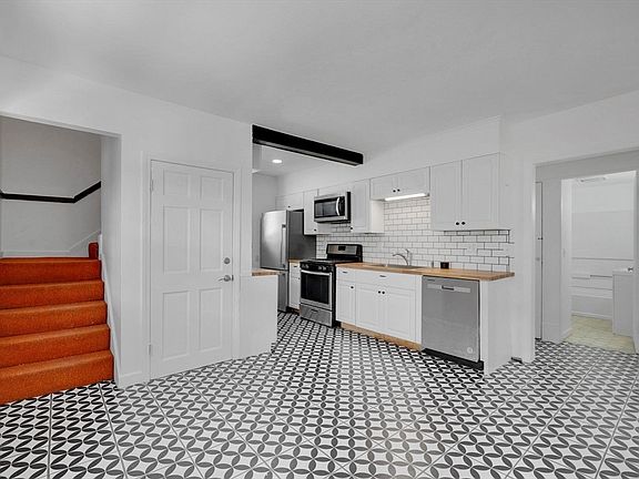 5th image of 854-856 Sumner Ave