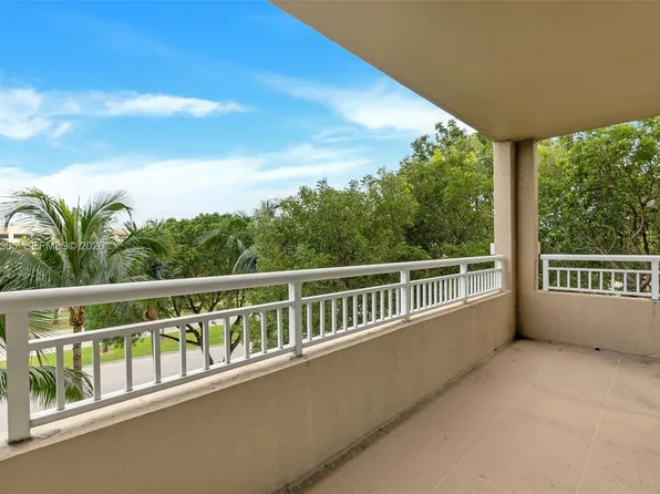 19501 W Country Club Dr APT 309, Aventura, FL 33180