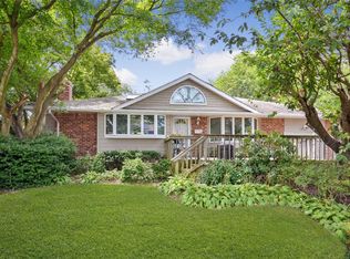 40 Crossway Dr, Deer Park, NY 11729
