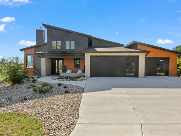 W10585 Hickory Point ROAD, Beaver Dam, WI 53916