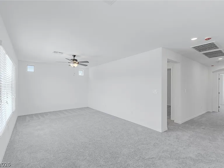 5749 Tioga Way — Photo 14