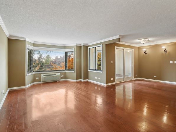470 Fawell Blvd APT 320, Glen Ellyn, IL 60137