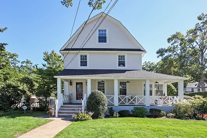 Farmhouse Style Colonial