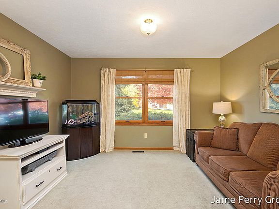 5th image of 7513 Yorkshire Dr