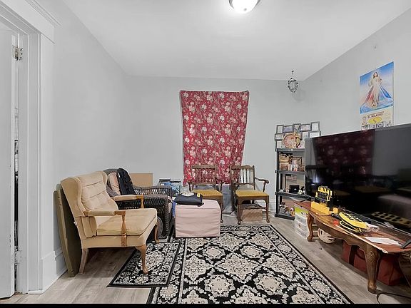 4th image of 38 Brown St SW Unit 1