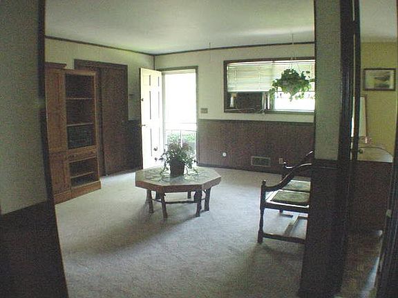 Unit 1 Living room - view 2