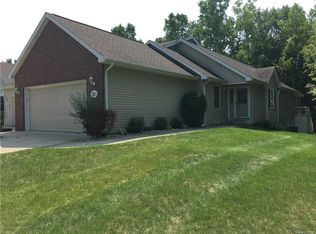 7221 Burning Bush Ln, Flushing, MI 48433