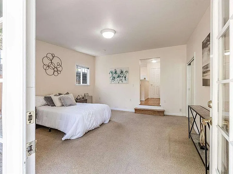 3715 Sacramento Ave — Photo 4