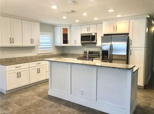 644 96th Ave N, Naples, FL 34108