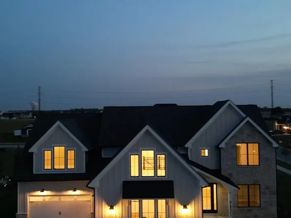 9451 100th Ave, Saint John, IN 46373