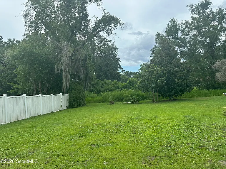 423 Cobble Stone Way — Photo 2