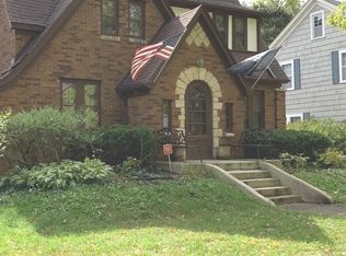 354 Sunset Ave, Aurora, IL 60506