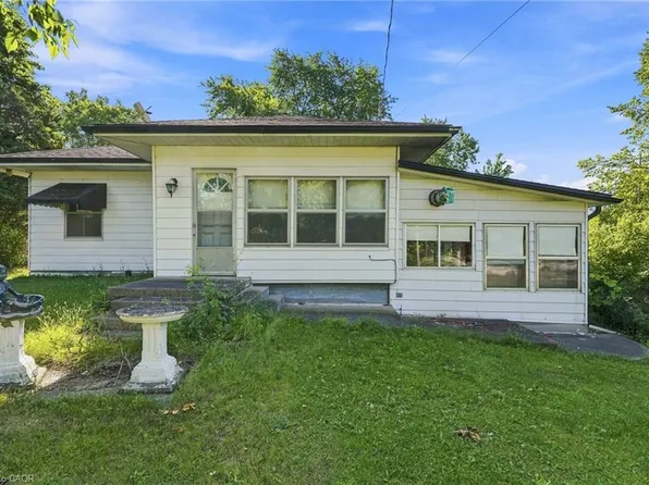 698 York Rd, Hamilton, ON L9H 5X1