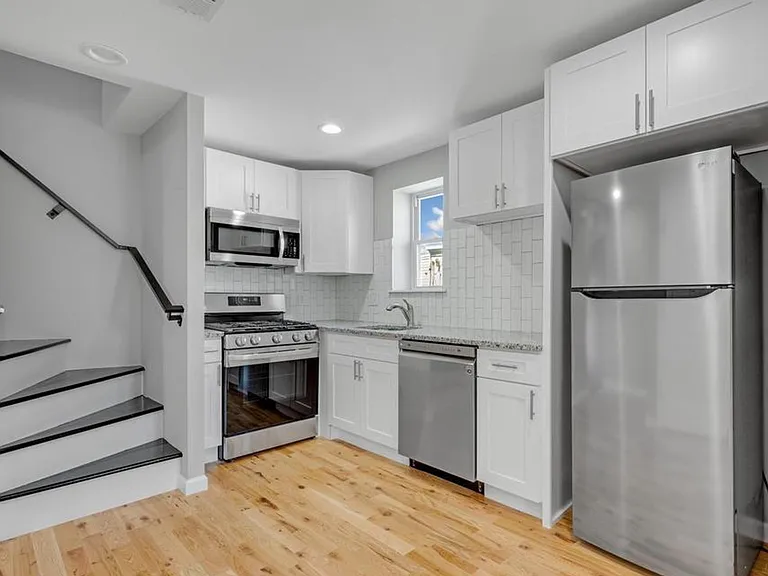 410 Diamond St. — Photo 17