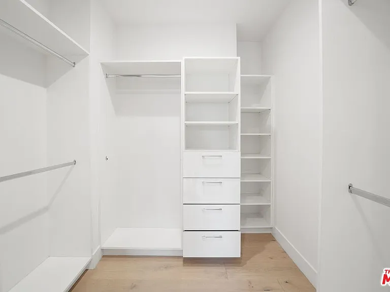 735 N Gramercy Pl — Photo 12