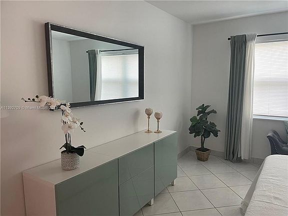 3rd image of 401 Golden Isles Dr APT 909