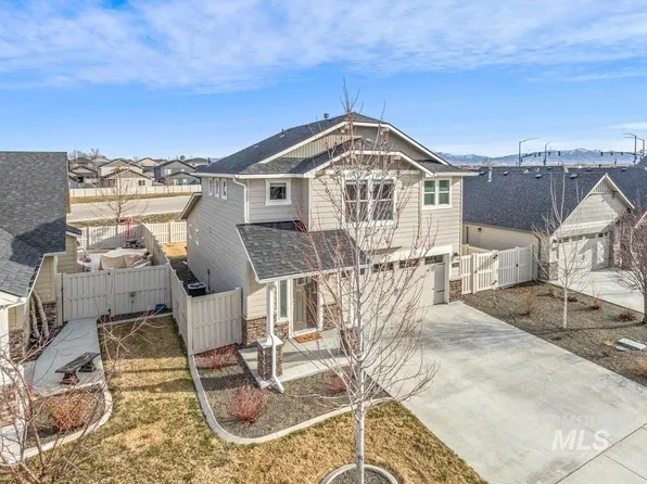 7566 W Corona Dr, Boise, ID 83709