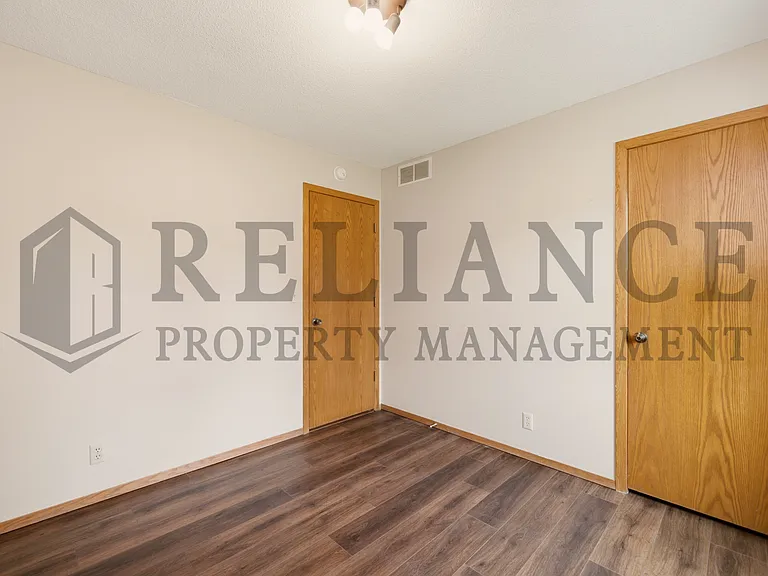 516 N Lakeside Dr — Photo 34